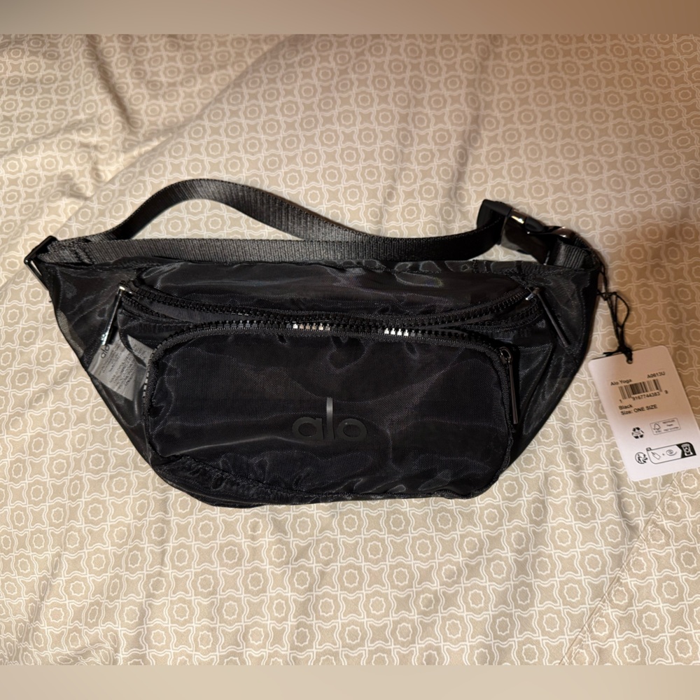 ALO Yoga Black Belt Bag